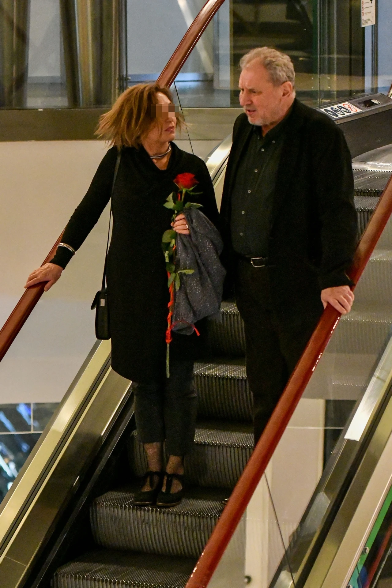 Andrzej Grabowski z tajemniczą kobietą Andrzej Grabowski z tajemniczą kobietą