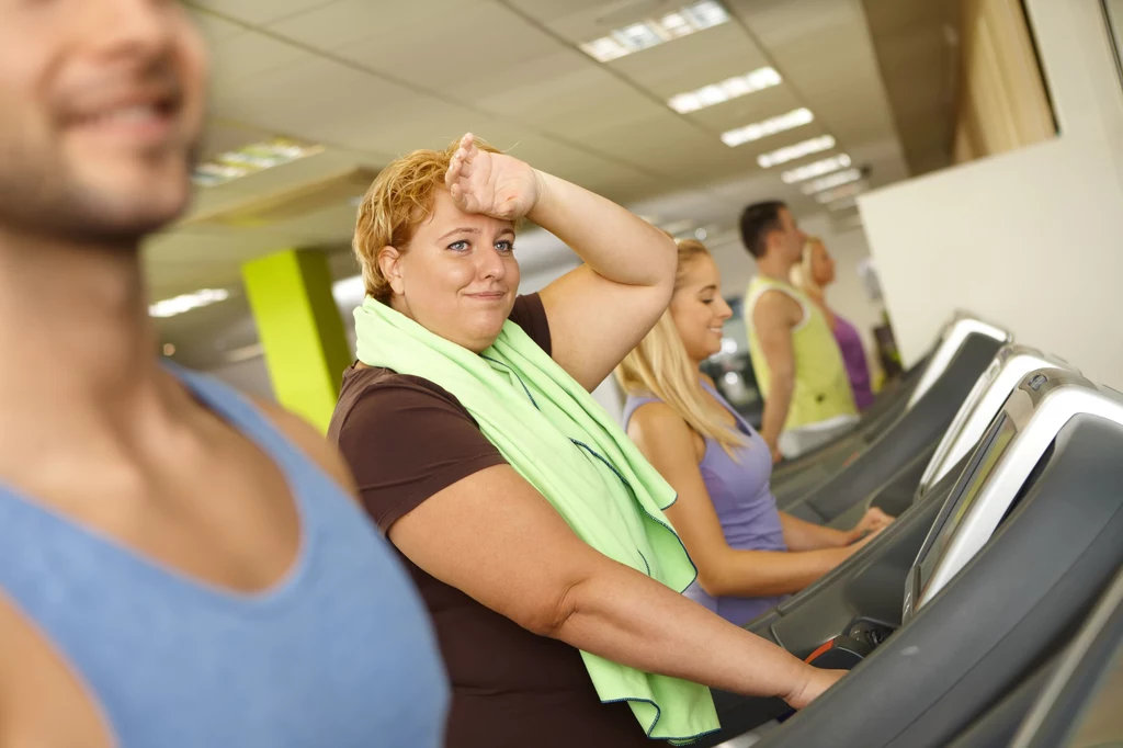 Nowe badanie ujawniło, w jakich miejscach Polacy najchętniej ćwiczą oraz jaki rodzaj aktywności fizycznej preferują