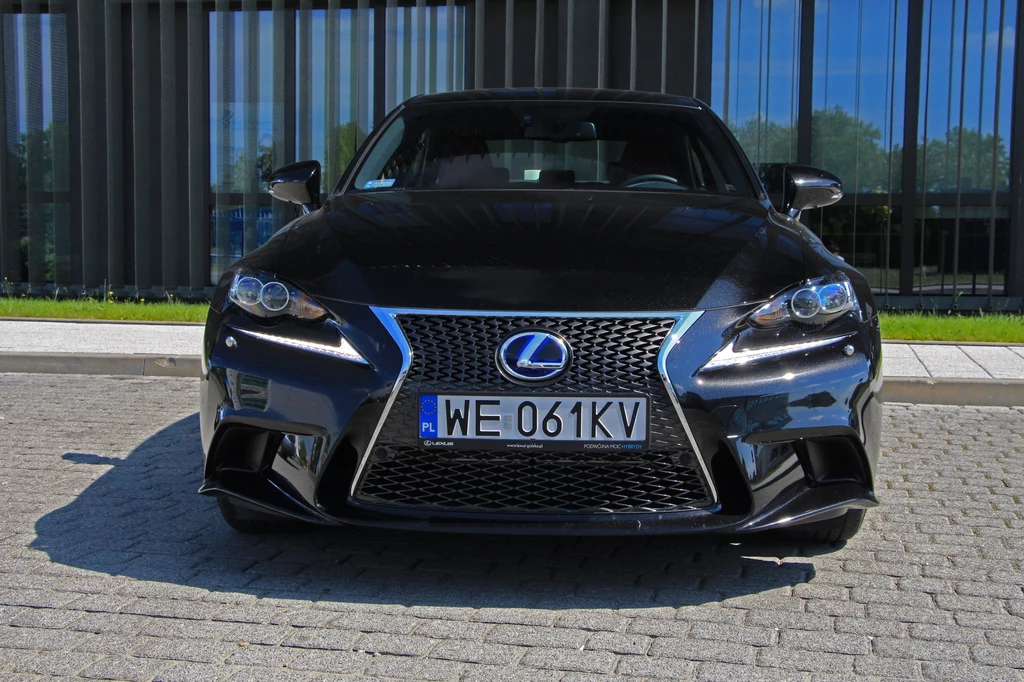 Lexus IS 300h