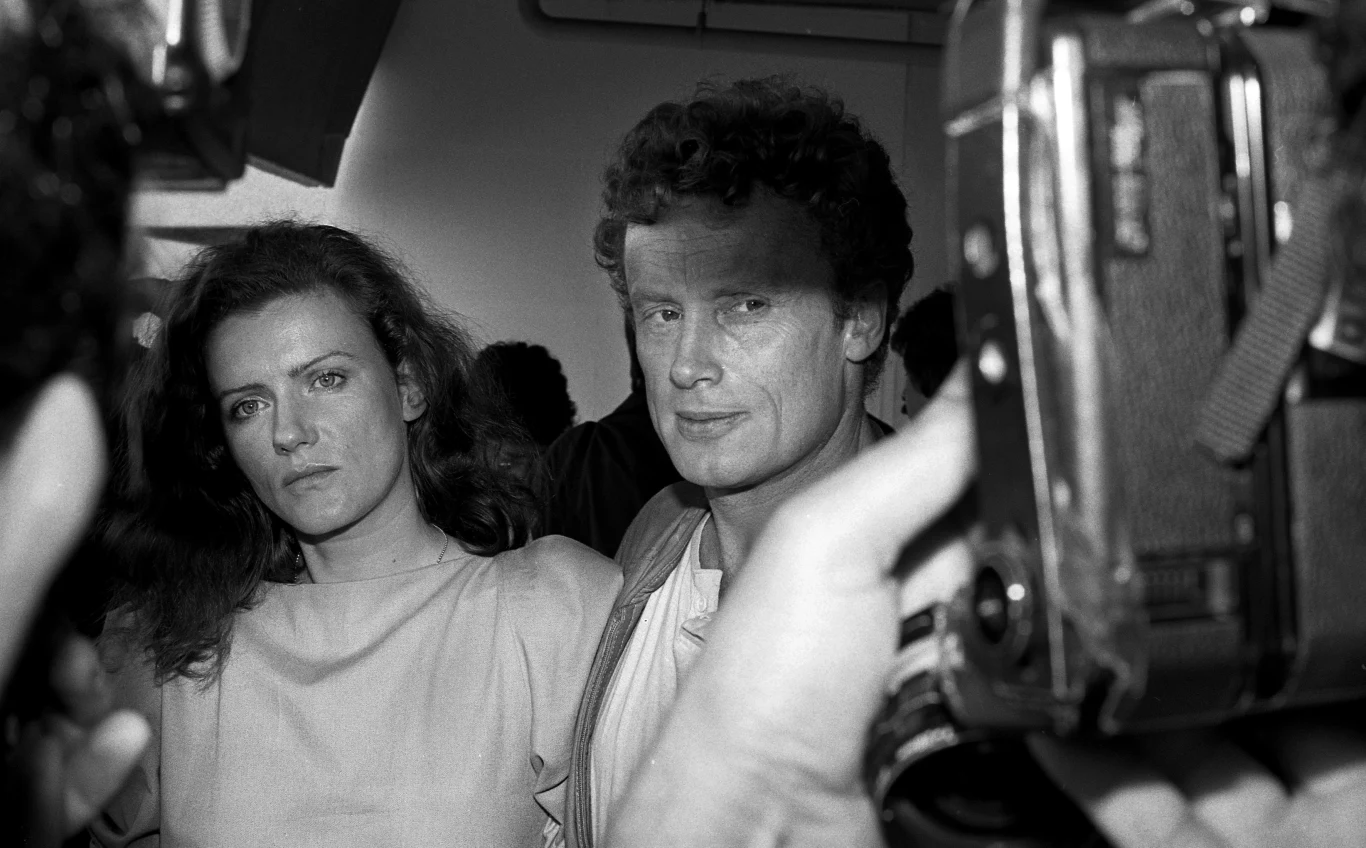 W 1977 r. aktor rozwiódł się z Dzienisiewicz, a rok później poślubił córkę Andrzeja Łapickiego - Zuzannę. Wciąż nie przeszkadzało mu to w kolejnych romansach - owocem krótkotrwałego związku z niemiecką aktorką Barbarą Sukovą (na zdjęciu) jest syn Viktor.