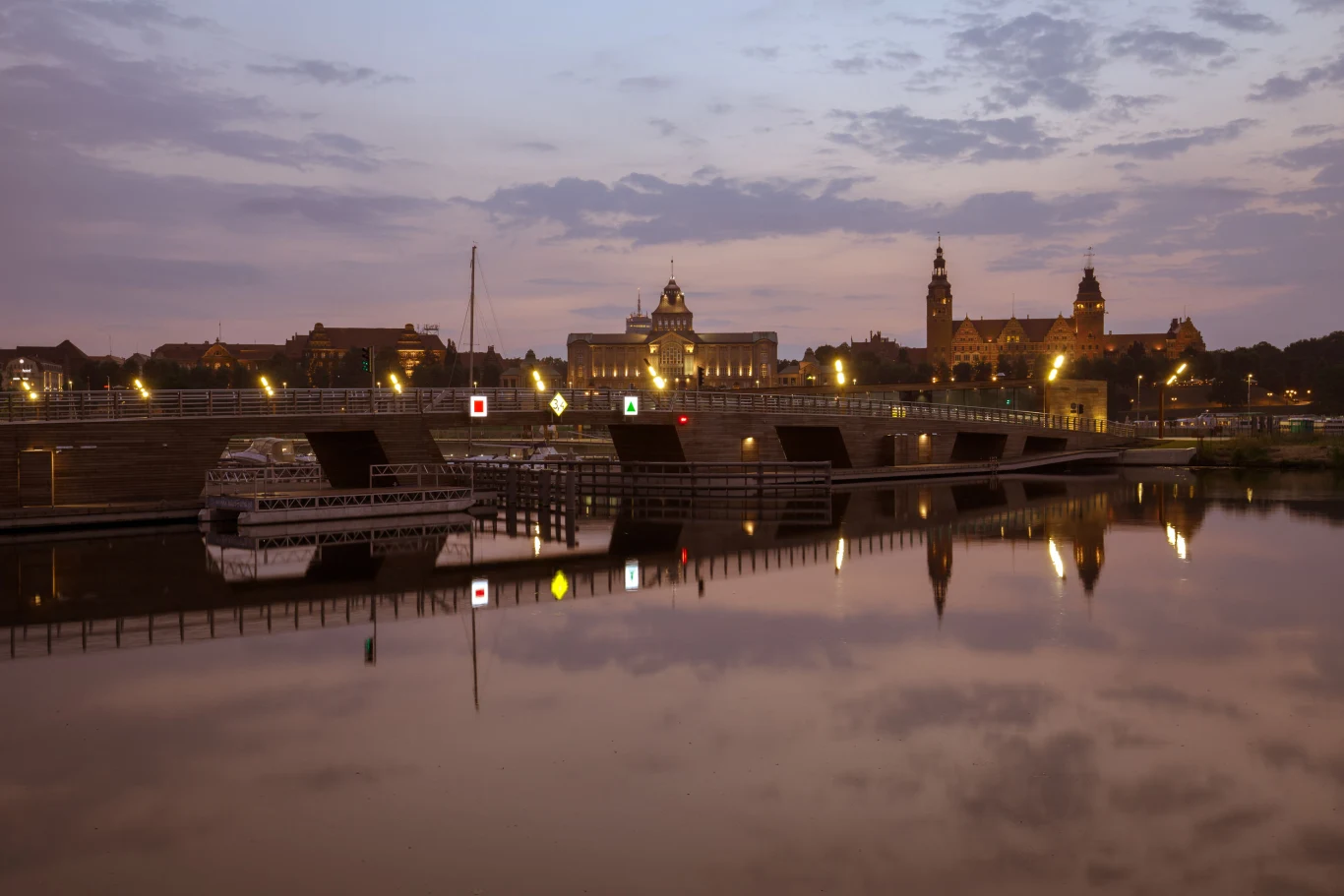 Tramwaj wodny w swoim założeniu miałby ruszać ze Szczecina