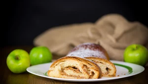 Strudel drożdżowa z jabłkami