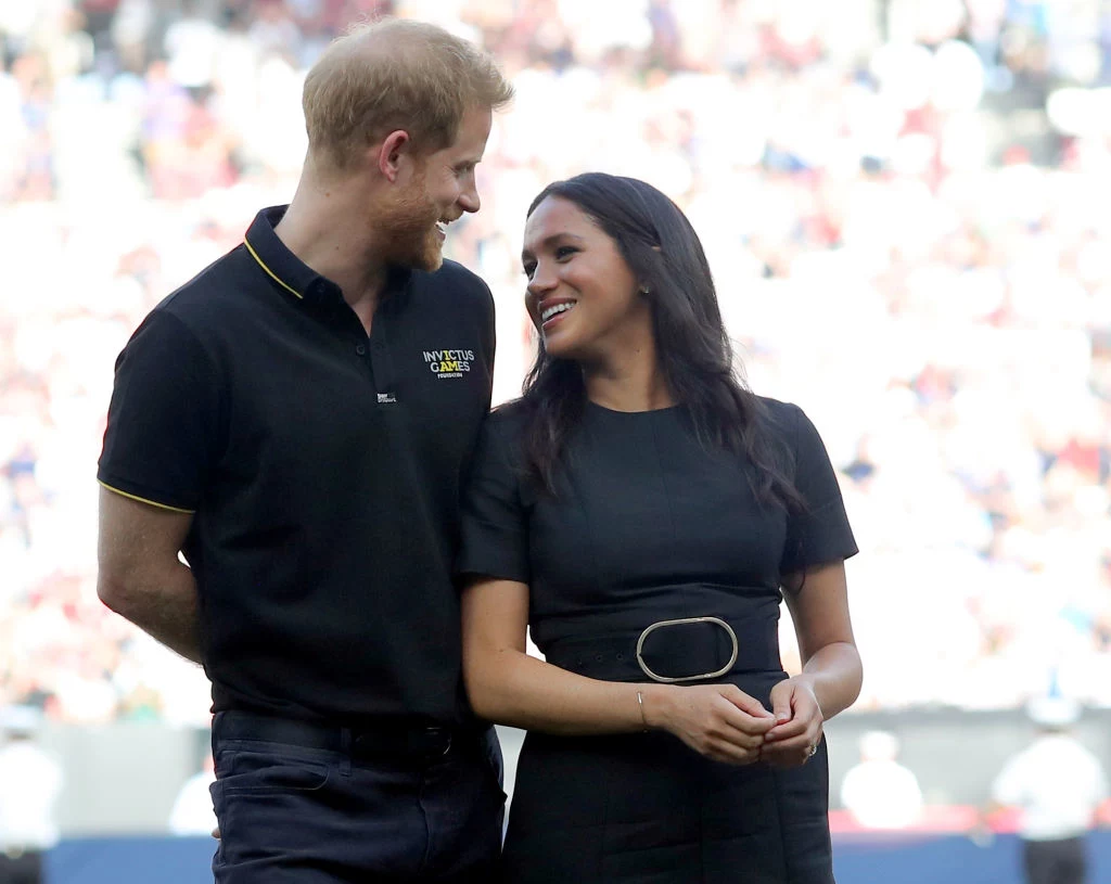 Invictus Games to międzynarodowe wielodyscyplinarne zawody sportowe, w których udział biorą żołnierze i weterani wojenni ranni w misjach. Impreza odbyła się po raz pierwszy w 2014 roku i od tamtej pory były arystokrata organizował ją cyklicznie. Invictus Games to międzynarodowe wielodyscyplinarne zawody sportowe, w których udział biorą żołnierze i weterani wojenni ranni w misjach. Impreza odbyła się po raz pierwszy w 2014 roku i od tamtej pory były arystokrata organizował ją cyklicznie.