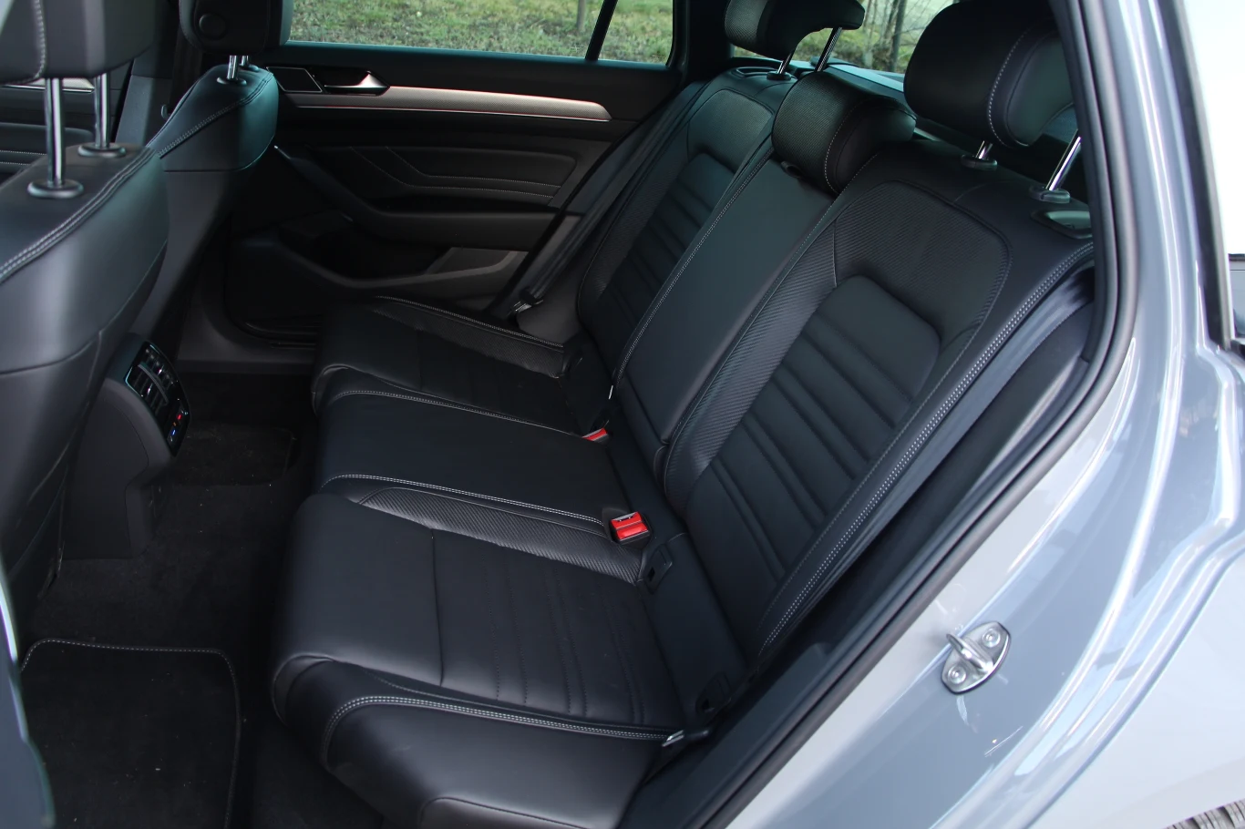 Volkswagen Passat Variant 2.0 TDI R-Line Edition