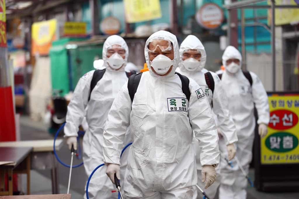 Najbardziej niepokojąca jest epidemia w Korei Płd. Najbardziej niepokojąca jest epidemia w Korei Płd.