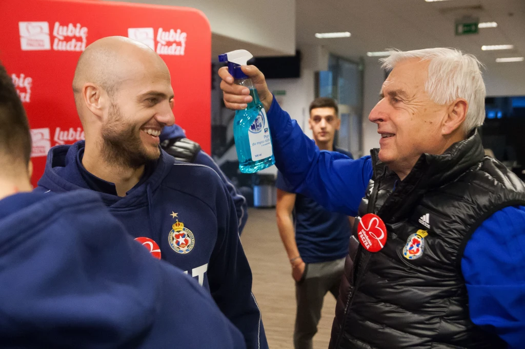 Trener Kazimierz Kmiecik i Vullnet Basha