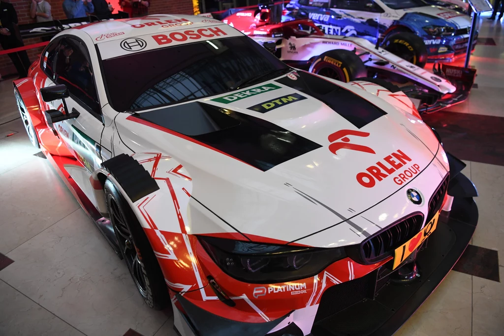 BMW M4 DTM Kubicy