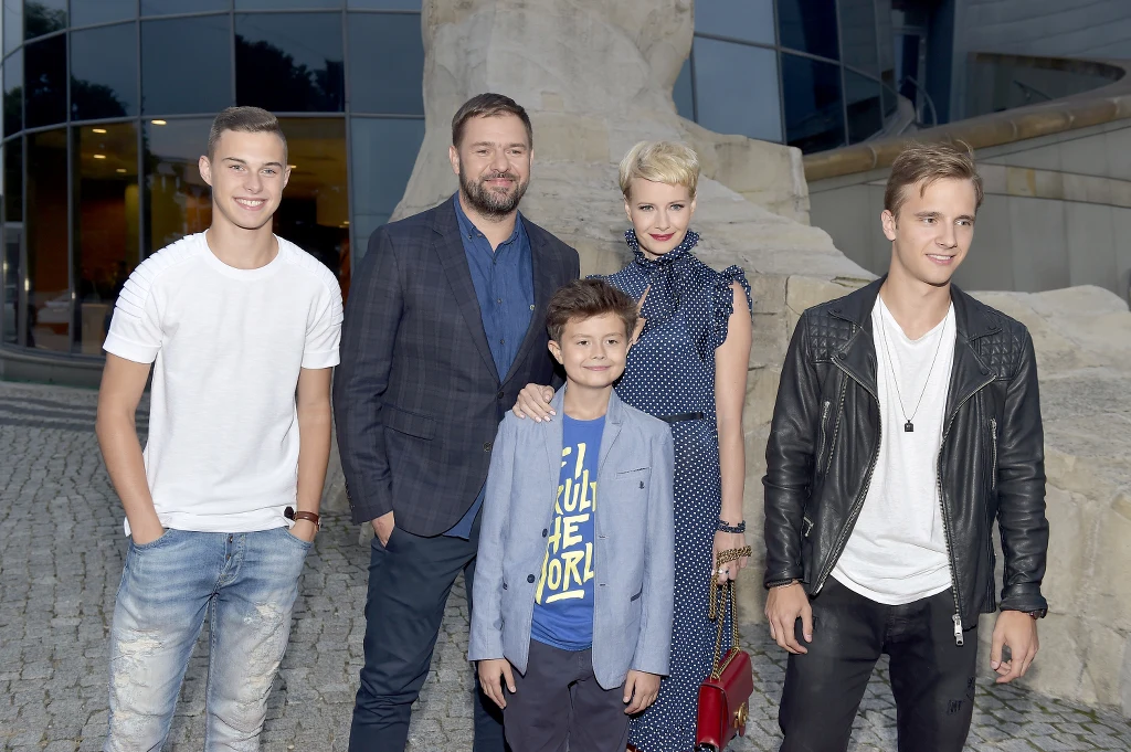 Obsada serialu "Rodzinka.pl" Obsada serialu "Rodzinka.pl"