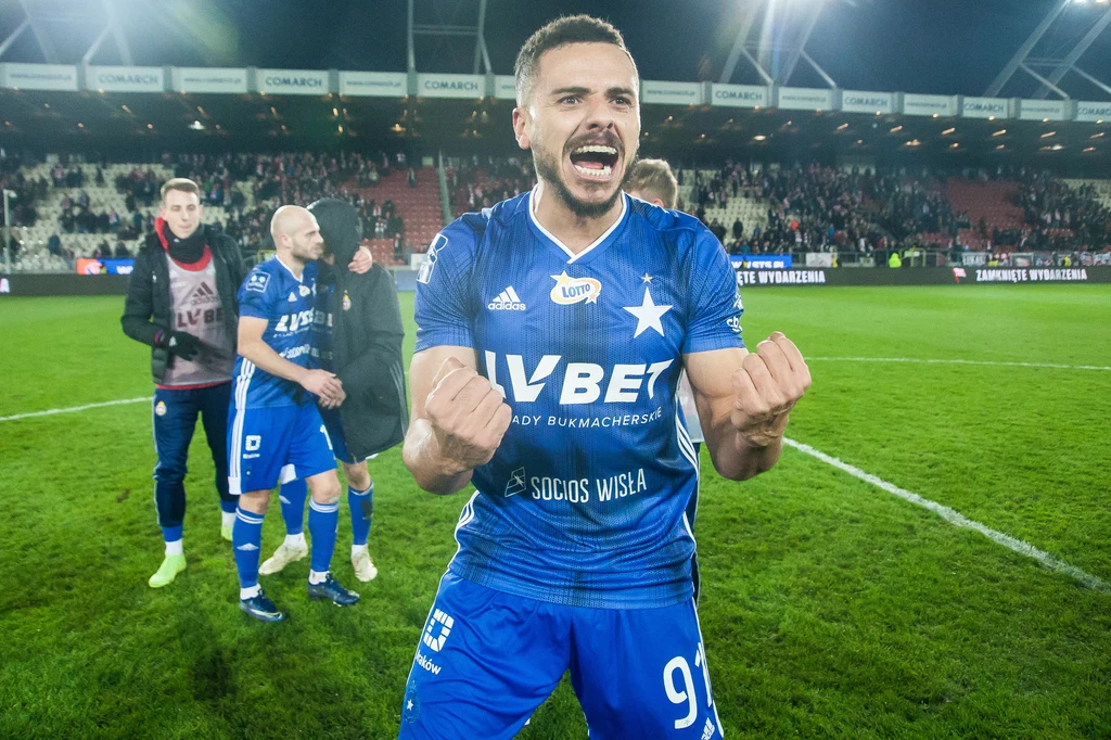 Hebert triumfuje po derbach Hebert triumfuje po derbach