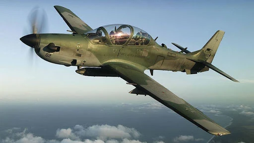 Największym użytkownikiem jest lotnictwo Brazylii, które posiada w linii 99 samolotów obu produkowanych wersji. Kolejnymi użytkownikami są Kolumbia i Afganistan, które posiadają odpowiednio 25 i 26 maszyn tego typu. Największym użytkownikiem jest lotnictwo Brazylii, które posiada w linii 99 samolotów obu produkowanych wersji. Kolejnymi użytkownikami są Kolumbia i Afganistan, które posiadają odpowiednio 25 i 26 maszyn tego typu.