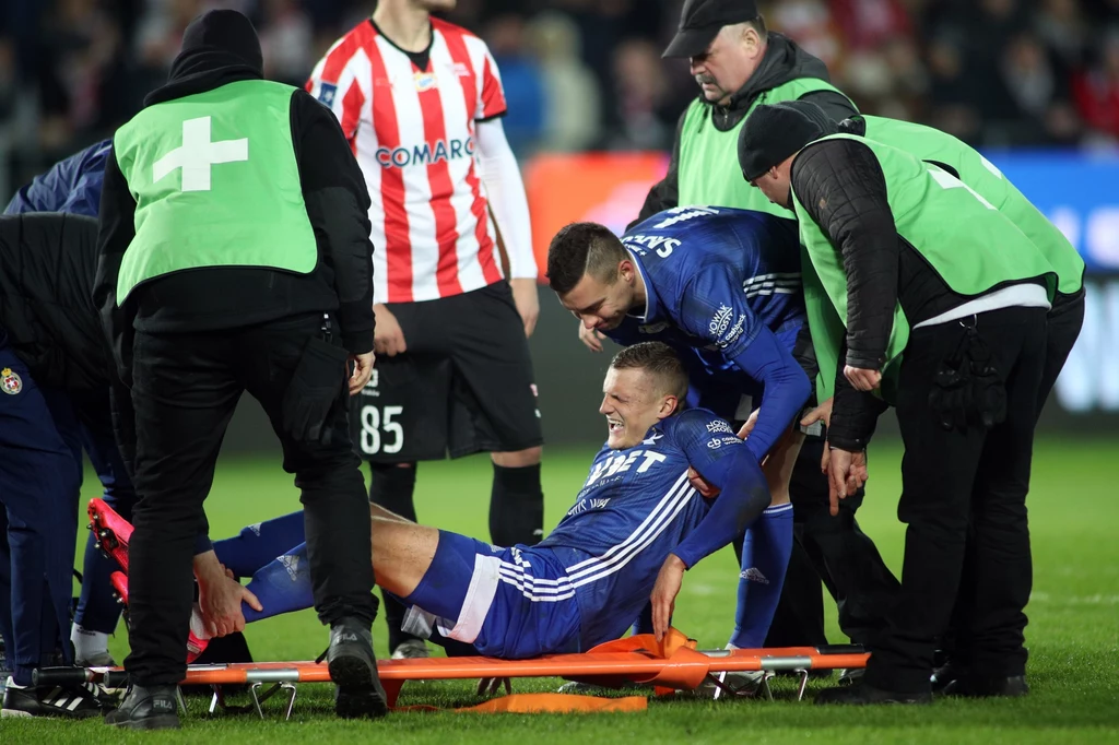 David Niepsuj opuścił boisko na noszach 