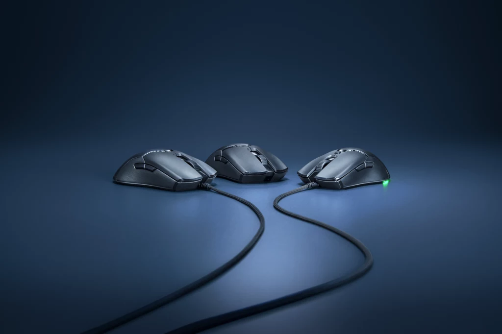 Viper Mini wyposażono w liczne technologie, z których zasłynęły poprzednie urządzenia z linii. Nowa myszka jest, jak dotąd, najlżejszym gryzoniem Razera o wadze wynoszącej zaledwie 61 gramów, prawie o połowę mniejszym od przeciętnego urządzenia tego typu. Viper Mini wyposażono w liczne technologie, z których zasłynęły poprzednie urządzenia z linii. Nowa myszka jest, jak dotąd, najlżejszym gryzoniem Razera o wadze wynoszącej zaledwie 61 gramów, prawie o połowę mniejszym od przeciętnego urządzenia tego typu.