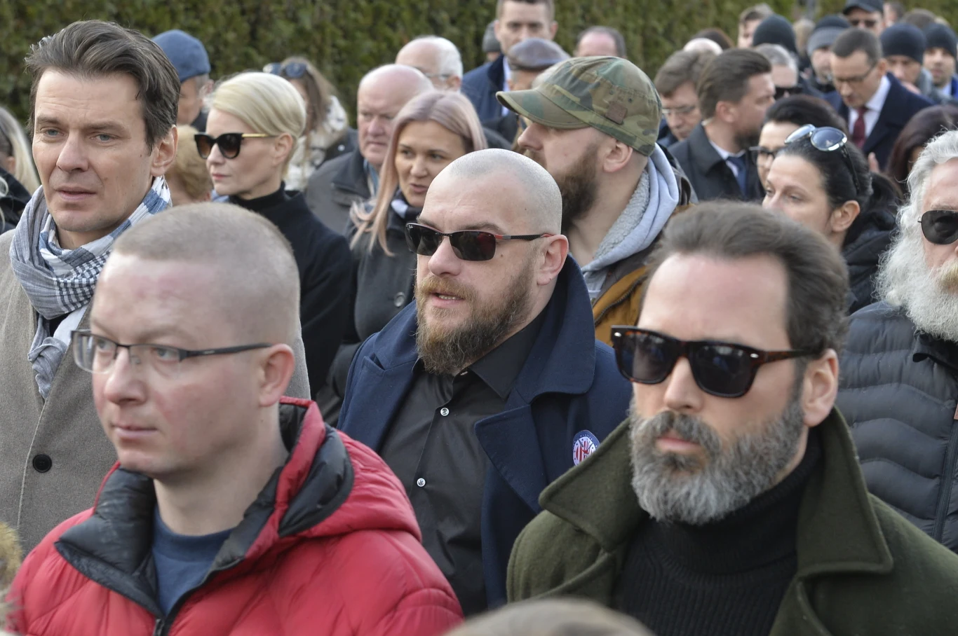 Łukasz Palkowski na pogrzebie Pawła Królikowskiego na Cmentarzu Wojskowym na Powązkach