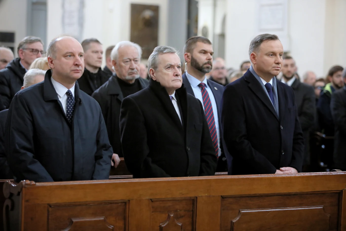 W ostatnim pożegnaniu Królikowskiego uczestniczyła rodzina, przyjaciele, fani, przedstawiciele świata kultury i władz, w tym prezydent Andrzej Duda, premier Mateusz Morawiecki oraz wicepremier, minister kultury i dziedzictwa narodowego Piotr Gliński. 
