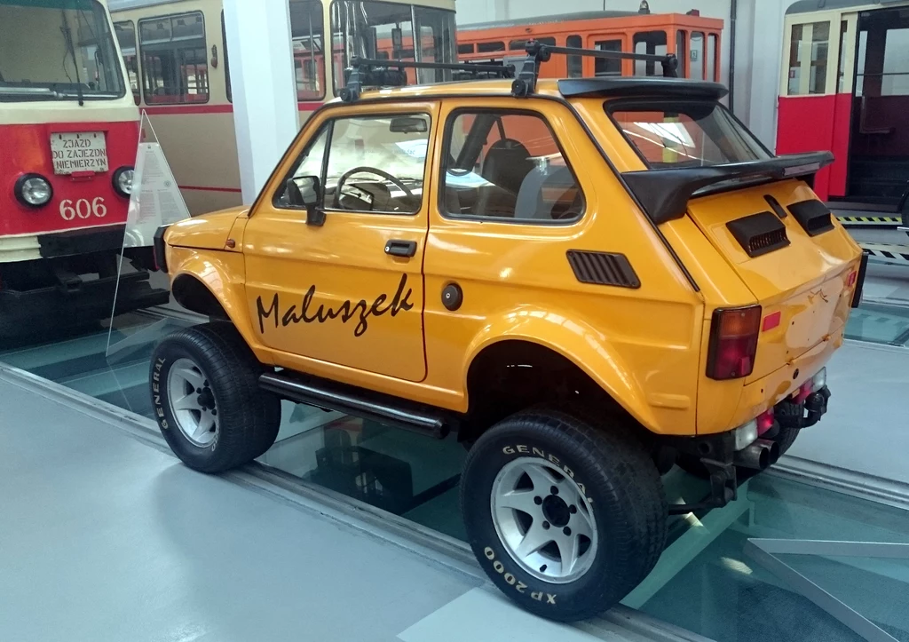 Terenowy maluszek zabudowany na podwoziu suzuki samurai. Połączenie polskiej motoryzacji z japońską techniką pokazująca, że Polak potrafi.