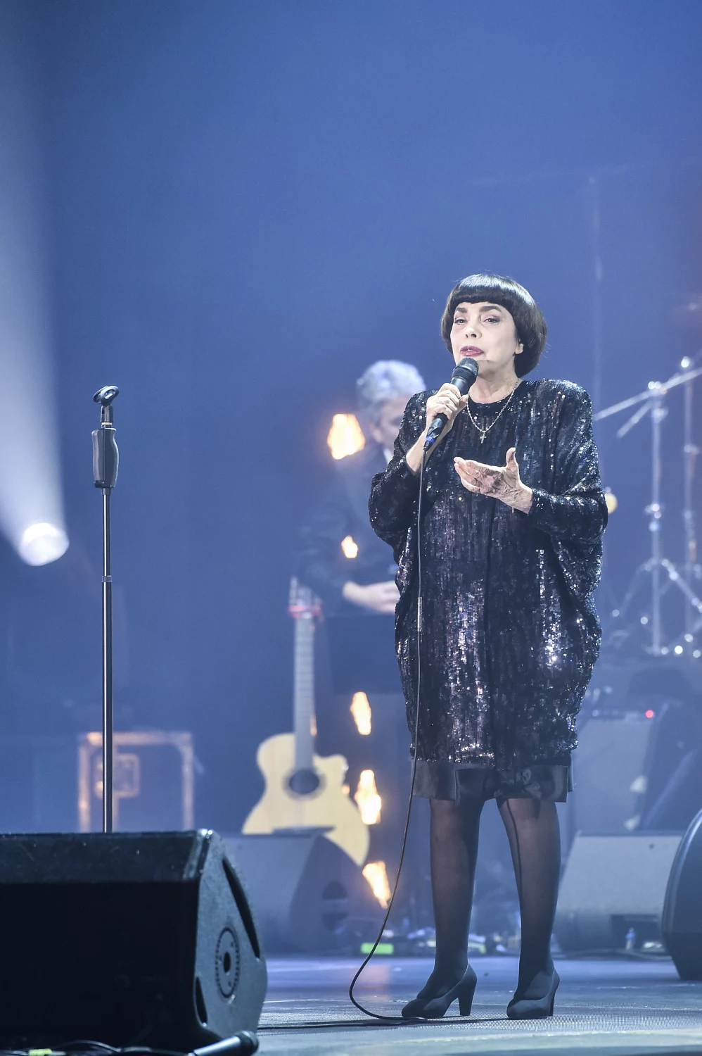 Śpiewała w duetach z: Dalidą, Paulem Anką, Barrym Manilowem, Plácido Domingo, Deanem Martinem, Charles'em Aznavourem oraz Tomem Jonesem. Śpiewała w duetach z: Dalidą, Paulem Anką, Barrym Manilowem, Plácido Domingo, Deanem Martinem, Charles'em Aznavourem oraz Tomem Jonesem.