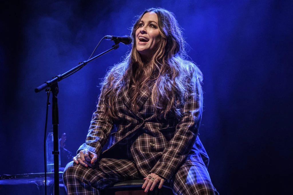 Alanis Morisette prezentuje nowy teledysk Alanis Morisette prezentuje nowy teledysk