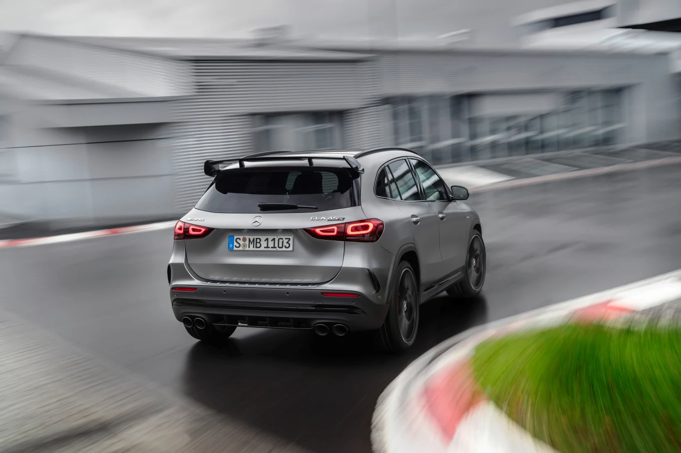 Mercedes-AMG GLA 45 4MATIC+ Mercedes-AMG GLA 45 4MATIC+