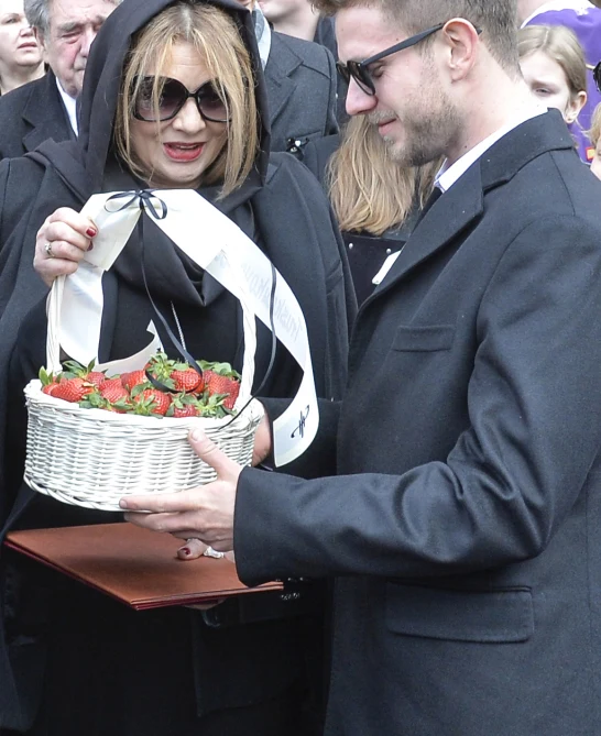 Koszyk od Magdy przejęła wdowa Koszyk od Magdy przejęła wdowa