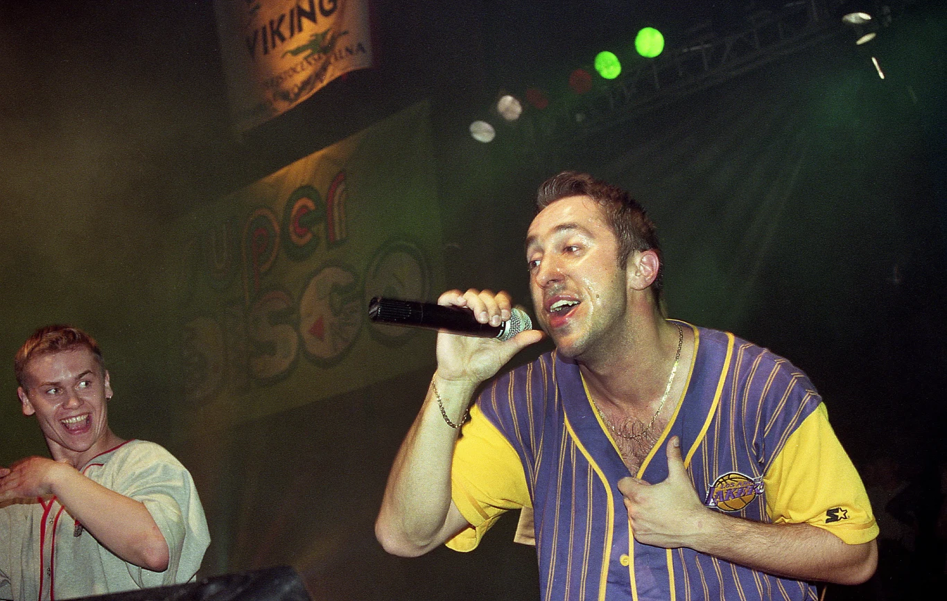 "Jesteś szalona", "Chłop z Mazur" i "Wolność" to tylko niektóre przeboje, które pozwoliły zdobyć popularność Marcinowi Millerowi oraz grupie Boys. Marcin Miller w 1997 roku