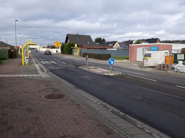 Przystanek i... azyl, czyli pieszy bez pierwszeństwa. W Polsce - obowiązkowo przejście!