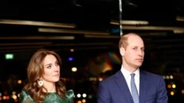 Kate do Irlandii zabrała ze sobą również m.in. zieloną sukienkę w kwiaty za ponad 1,5 tys. funtów, torebkę – kopertówkę za 125 funtów, płaszcz za 3 tysiące funtów, szpilki za 500 funtów i sportową kurtkę za 300 funtów. A to – jak nietrudno się domyślić – tylko część tego, co znalazło się w bagażu.