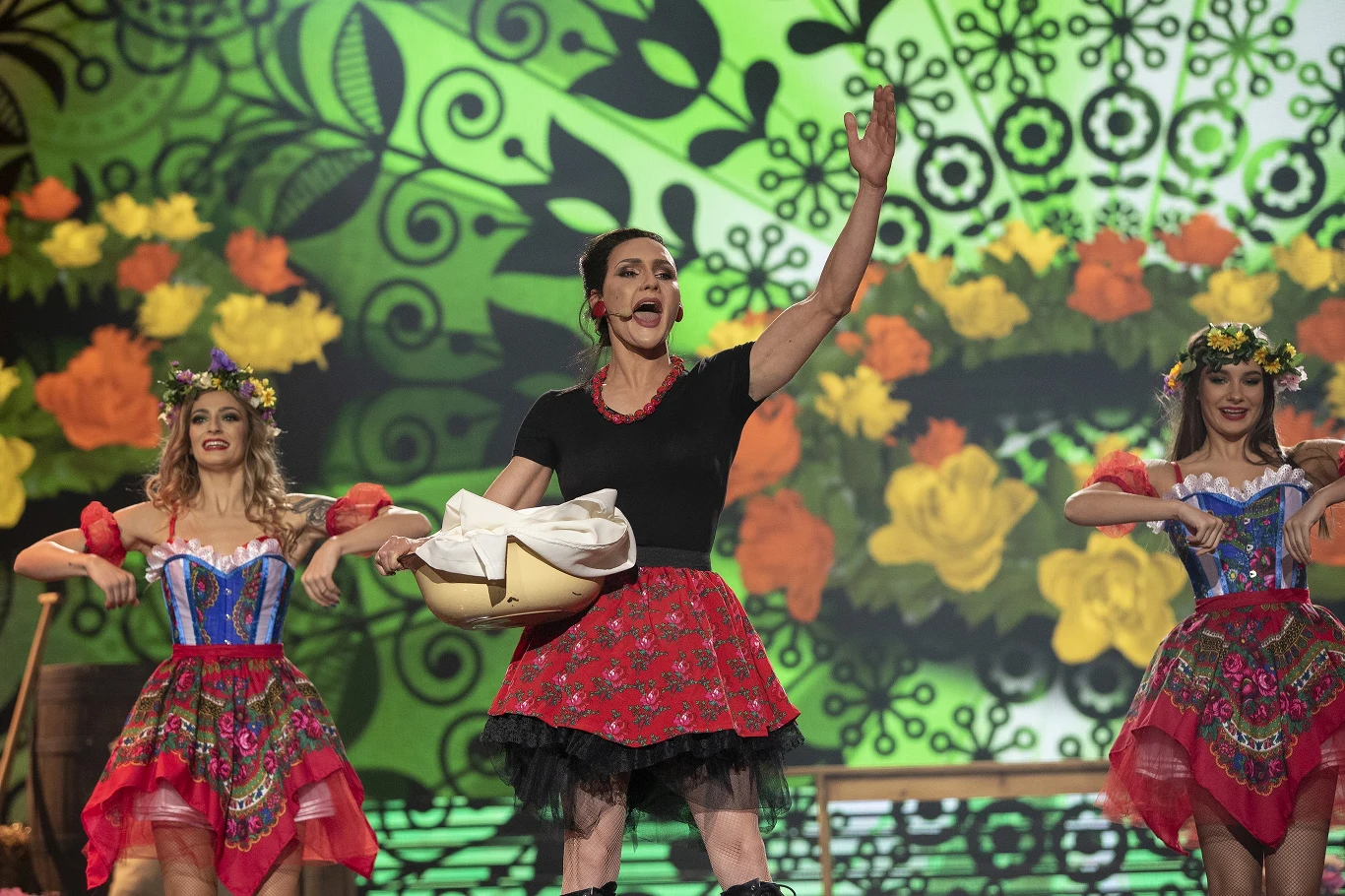 Filip Gurłacz wylosował postać Emilii Saneckiej z Daj to głośniej. - Mi się wydaje, jestem nawet pewien, że bańkę - jak nie dwie - to na YouTubie masz już w kieszeni po tym występie. (…) Jestem pod wielkim wrażeniem, masz nowego fana - podsumował Adam Strycharczuk, który zastąpił w jury programu Pawła Królikowskiego.