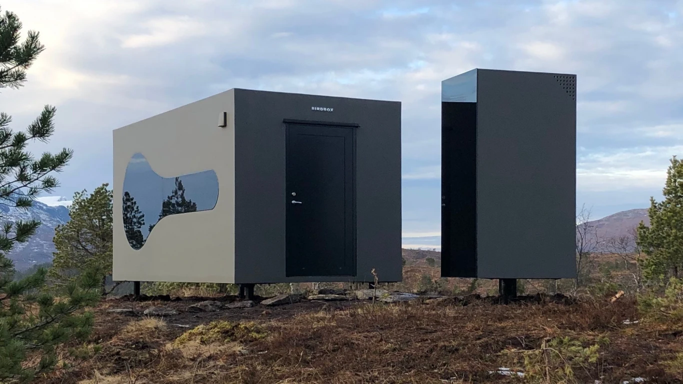 Budynki zostały zaprojektowane na podstawie kształtów i odcieni norweskiego krajobrazu, w związku z czym dopasowują się one do tamtejszego otoczenia.