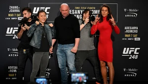 Joanna Jędrzejczyk i jej rywalka Zhang Weili