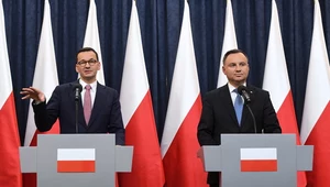  Prezydent Andrzej Duda oraz premier Mateusz Morawiecki podczas konferencji prasowej