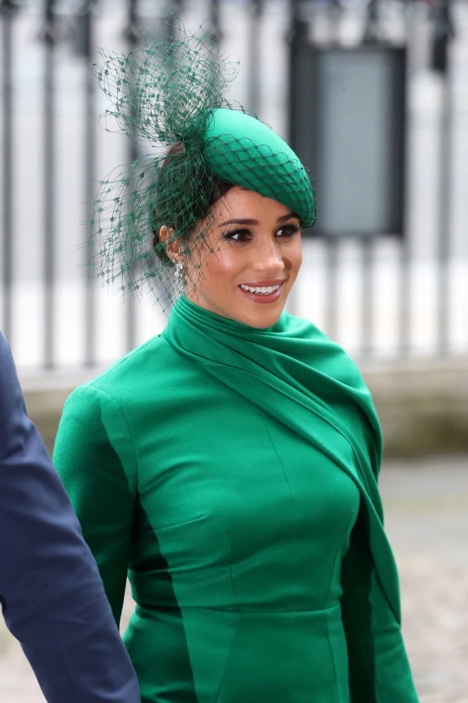 Książę Harry i księżna Meghan na początku stycznia ogłosili decyzję o rezygnacji ze sprawowanych funkcji w rodzinie królewskiej. Ich ruch był zaskoczeniem dla całej brytyjskiej monarchii. Książę Harry i księżna Meghan na początku stycznia ogłosili decyzję o rezygnacji ze sprawowanych funkcji w rodzinie królewskiej. Ich ruch był zaskoczeniem dla całej brytyjskiej monarchii.