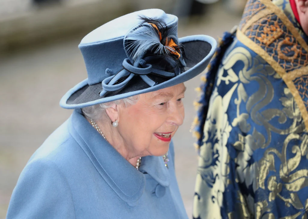 Oficjalnie książęca para przestanie reprezentować koronę 31 marca. Zgodnie z wolą królowej, tego dnia zostanie też pozbawiona swoich tytułów. Meghan i Harry zrezygnują też z używania określenia „royal” w swojej komunikacji w mediach społecznościowych. Oficjalnie książęca para przestanie reprezentować koronę 31 marca. Zgodnie z wolą królowej, tego dnia zostanie też pozbawiona swoich tytułów. Meghan i Harry zrezygnują też z używania określenia „royal” w swojej komunikacji w mediach społecznościowych.