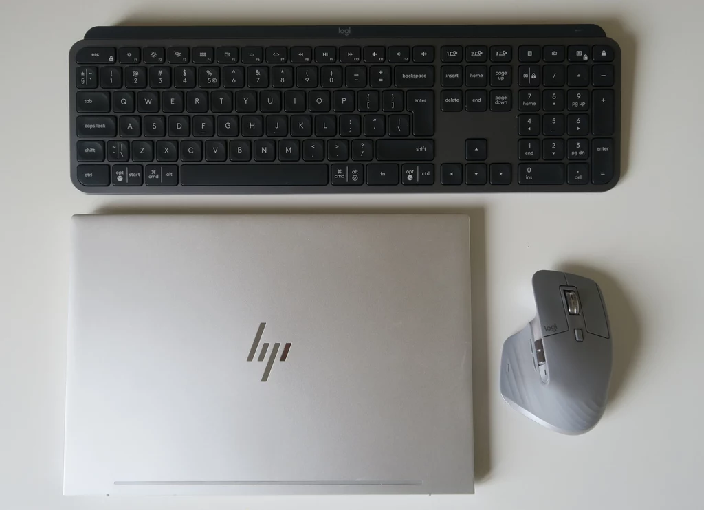 Logitech MX Keys, Logitech Mx Master 3 i HP Envy 13