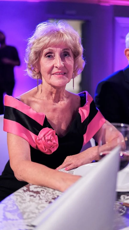 Walentyna - bohaterka pierwszej edycji "Sanatorium miłości" w finale kolejnej odsłony show TVP. Pochodzi z Mikołowa. Jej mama z rodziną, zostali zesłani na Syberię, gdzie Walentyna przyszła na świat i spędziła tam pierwsze 6 lat swojego życia. Kobieta, dla której nie ma rzeczy niemożliwych.