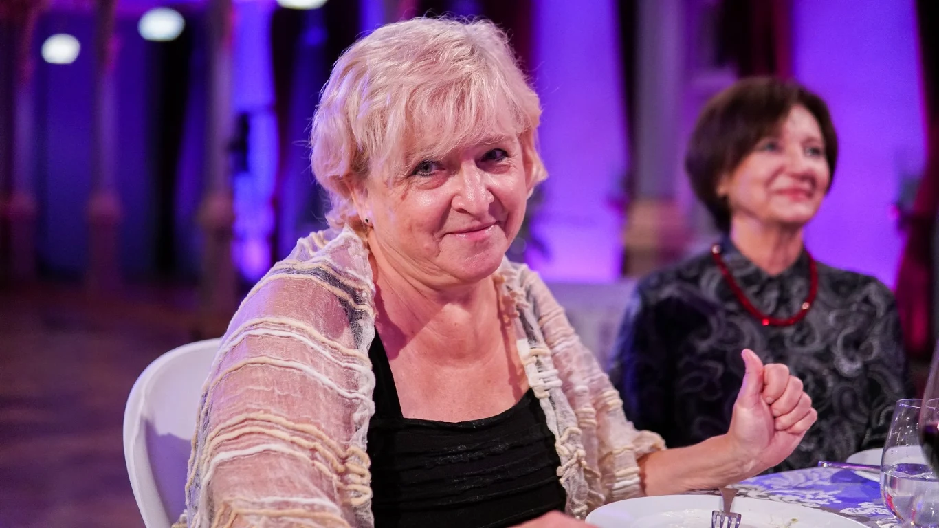 Joanna - bohaterka pierwszej edycji "Sanatorium miłości" w finale kolejnej odsłony show TVP. Do programu przyjechała z Nowego Dworu Mazowieckiego. Kobieta aktywna. Regularnie trenuje pływanie, uprawia ponadto jogę i nordic walking. Dużo czyta, a jednocześnie pisze artykuły i opowiadania.