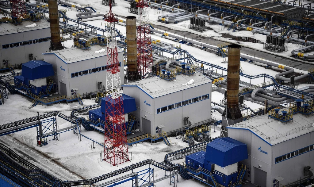 Półwysep Jamalski jest uważany za strategiczny region gazonośny Rosji do 2030 r. Odkryte i wstępnie oszacowane rezerwy gazu przekraczają tu 16,7 biliona metrów sześciennych. Półwysep Jamalski jest uważany za strategiczny region gazonośny Rosji do 2030 r. Odkryte i wstępnie oszacowane rezerwy gazu przekraczają tu 16,7 biliona metrów sześciennych.