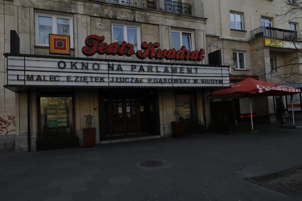 Zamknięte pozostają również kina i teatry.