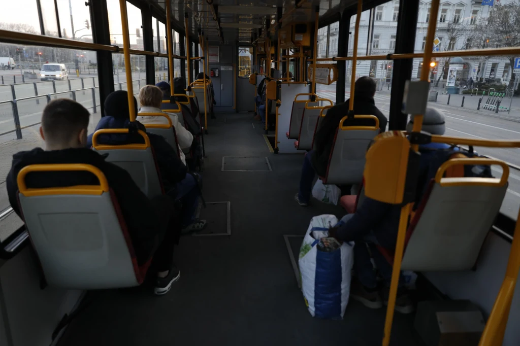 Pod znakiem zapytania stoją majowe wybory. "Jeżeli epidemia koronawirusa będzie się rozszerzać, uważam, że trzeba poważnie pomyśleć o przesunięciu terminu wyborów prezydenckich" - uważa były szef Platformy Obywatelskiej Grzegorz Schetyna.