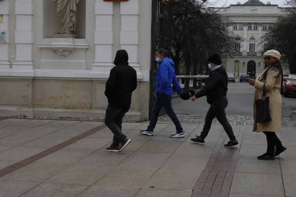 Minister rodziny i pracy Marlena Maląg podała, że zamknięte zostaną także żłobki i kluby dziecięce.