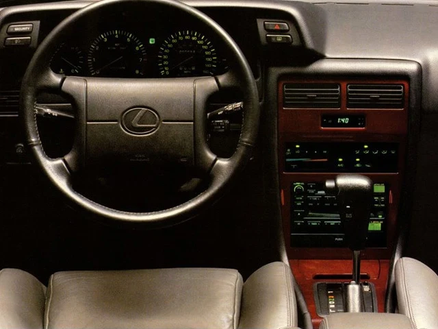Lexus ES