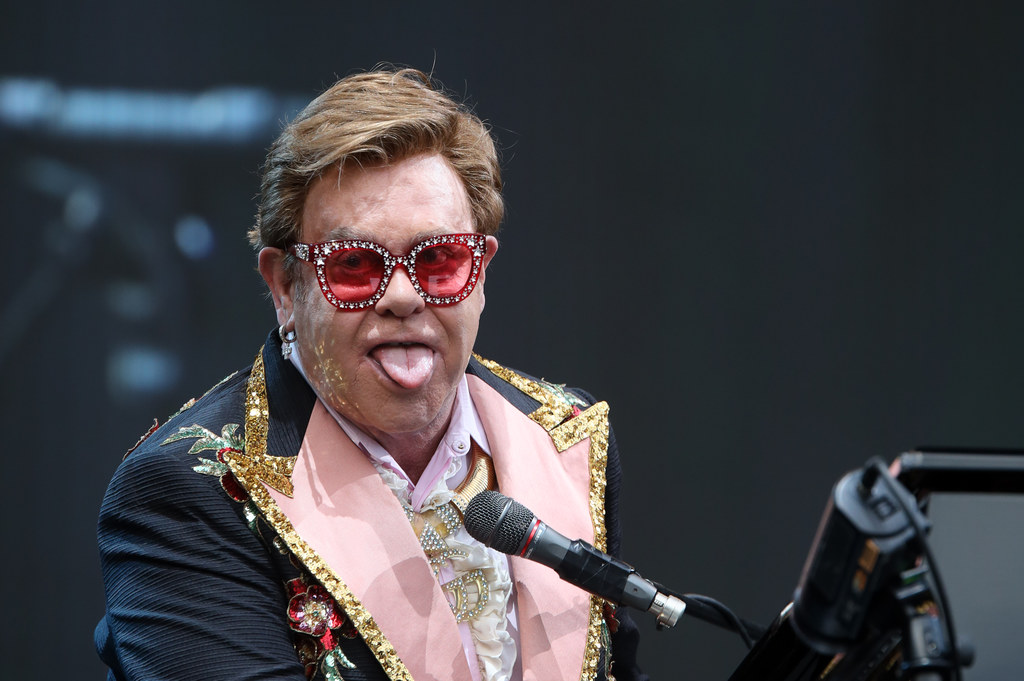 Elton John koncertuje w ramach pożegnalnej trasy "Farewell Yellow Brick Road Tour"