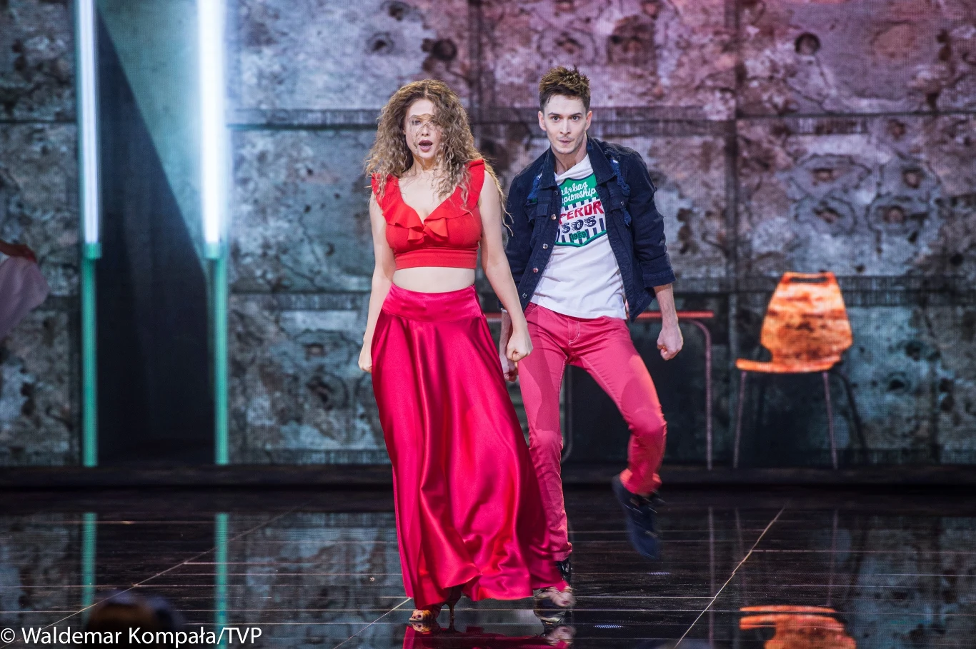 Anna Karczmarczyk i Mateusz Łapka zmierzyli się z choreografią do piosenki "Hips Don’t Lie" Shakiry, fot. Natasza Młudzik / Waldemar Kompała / TVP 