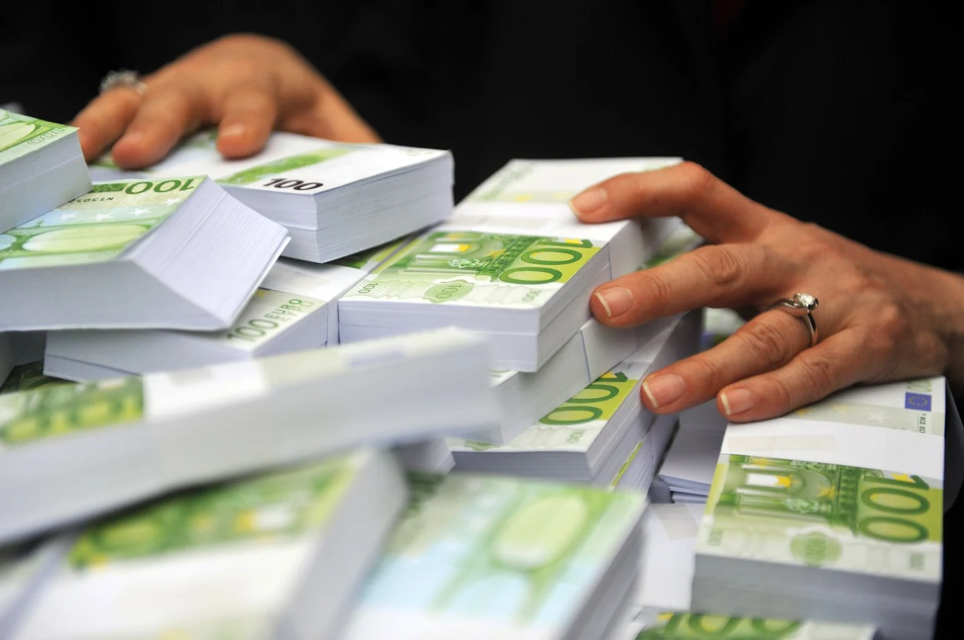 Spirala cen i zysków głównym powodem inflacji w strefie euro Spirala cen i zysków głównym powodem inflacji w strefie euro