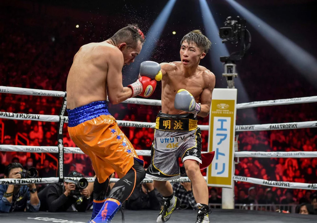 Naoya Inoue (z prawej)