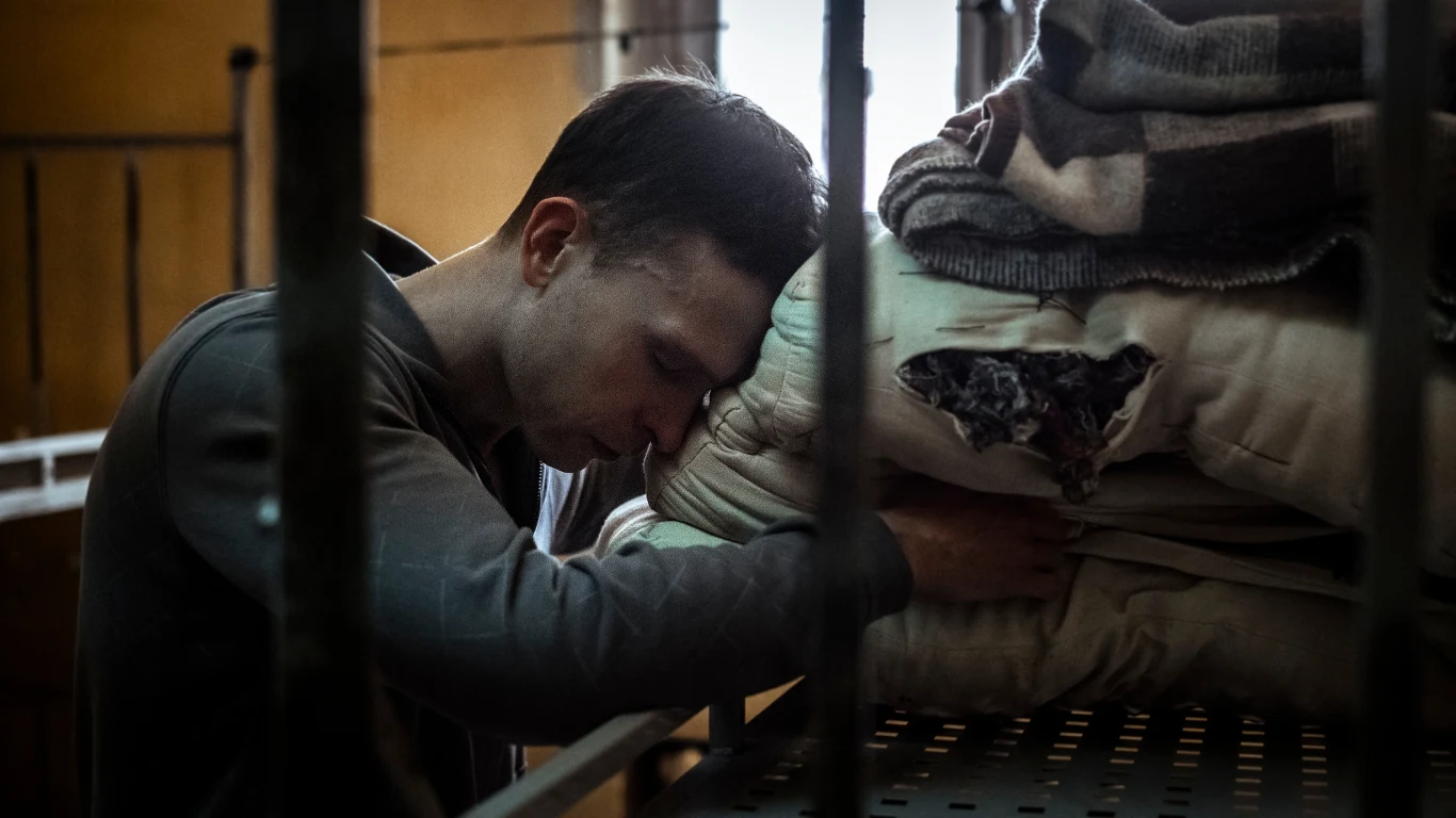 Chciałbym, żeby nasz film dał nadzieję wszystkim tym, którzy myślą, że nie ma dla nich już szans - mówi reżyser Jan Holoubek