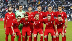 Krystian Bielik z pozostałymi zawodnikami reprezentacji polski