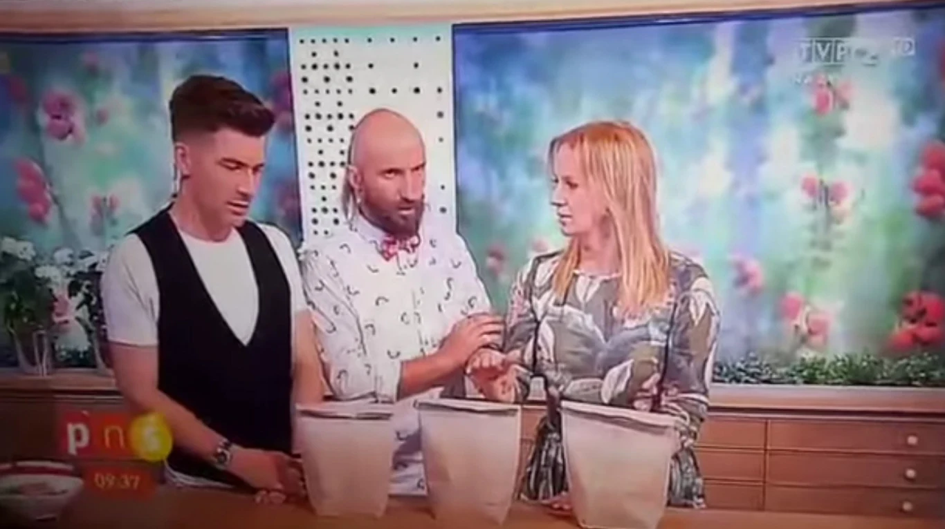 To właśnie w parze z Tomaszem Kammelem Marzena Rogalska prowadziła w 2016 roku "PnŚ", w trakcie którego została zraniona przez iluzjonistę Marcina Połoniewicza, który przeprowadził nieudaną sztuczkę z gospodynią programu.

Dziennikarka została na wizji zraniona gwoździem w dłoń. Rogalska musiała udać się do szpitala, gdzie otrzymała antybiotyk i zastrzyk przeciw tężcowi.

Sytuacja wyglądała bardzo groźnie, na szczęście nic poważnego dziennikarce się nie stało, ręka nie została przebita, a jedynie draśnięta.