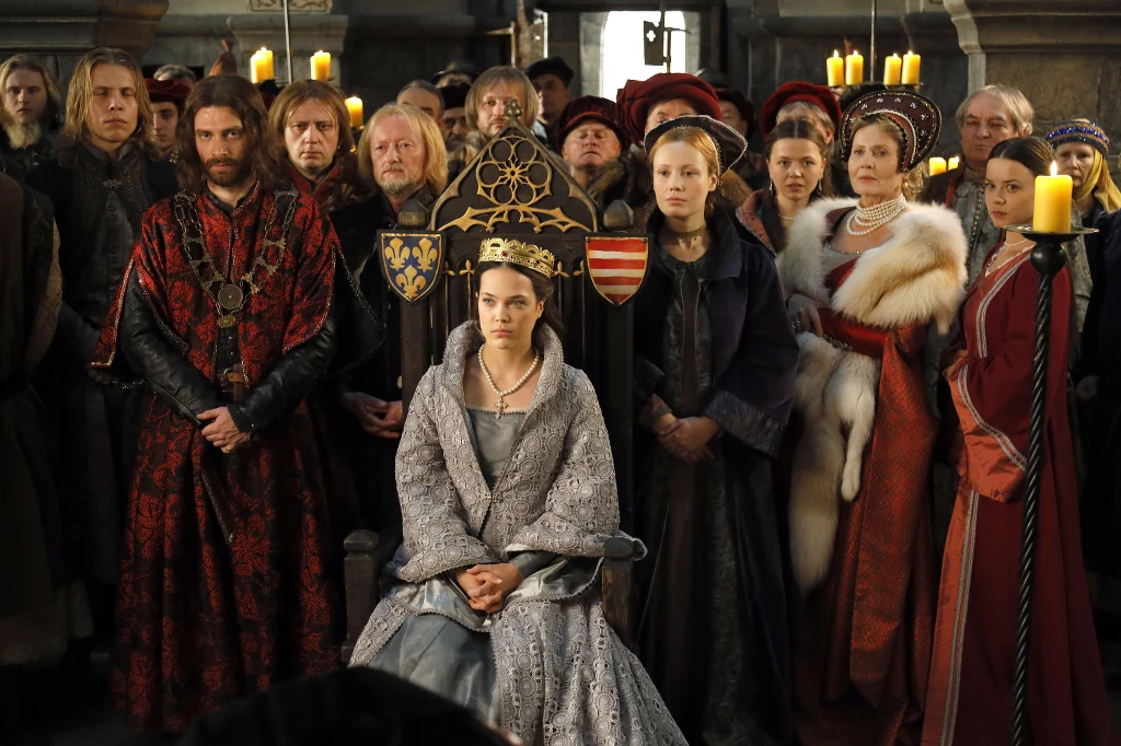 Grażyna Szapołowska, Dagmara Bryzek i Gabriela Całun z ekipą serialu "Korona Królów" 