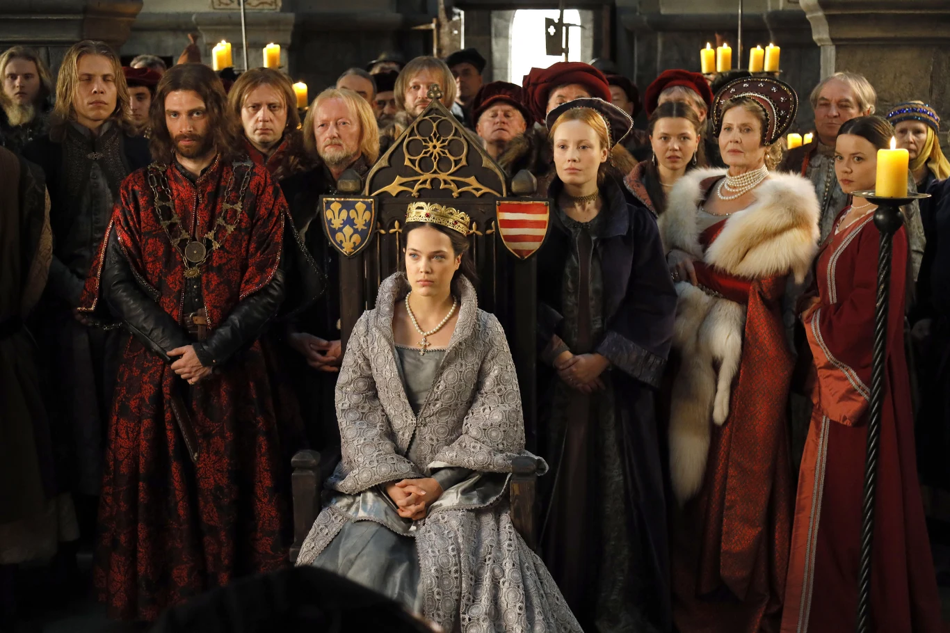 Grażyna Szapołowska, Dagmara Bryzek i Gabriela Całun z ekipą serialu "Korona Królów" 