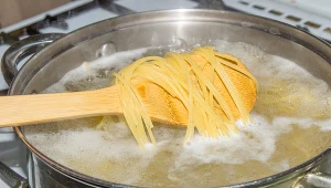 Makaron najlepiej gotować al dente - wówczas będzie miał nieco niższy indeks glikemiczny